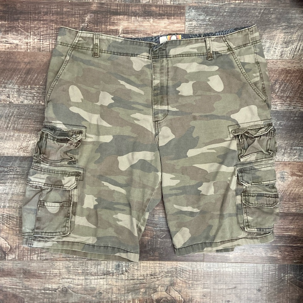 camo shorts cargos